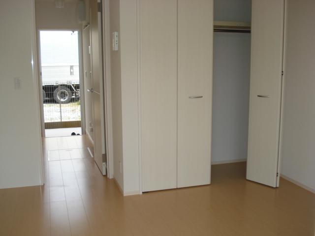 Receipt. Worry your luggage in the spacious storage