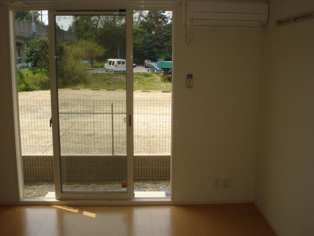 Living and room. Clean rooms are still nice