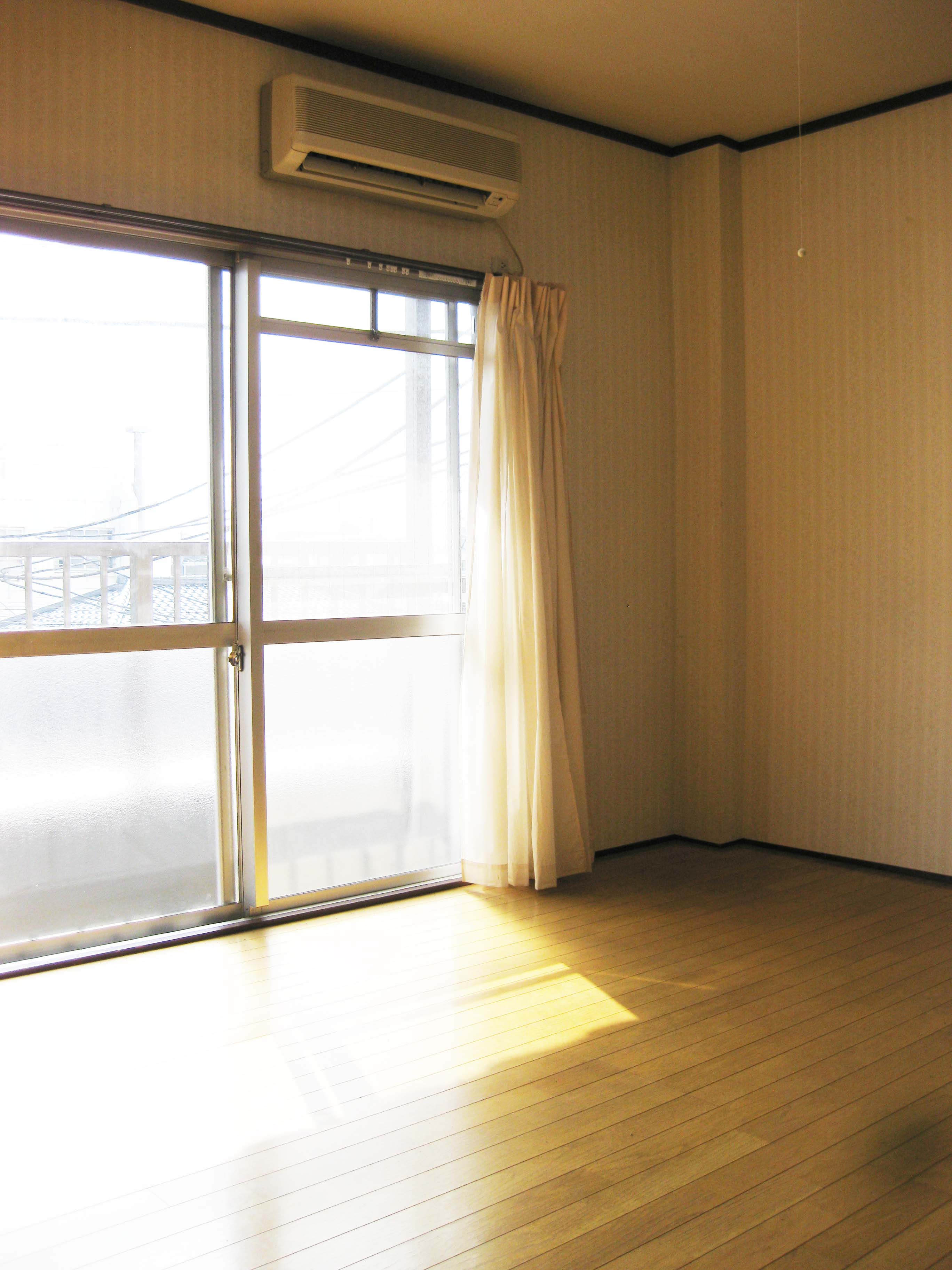 Other room space. Sunny