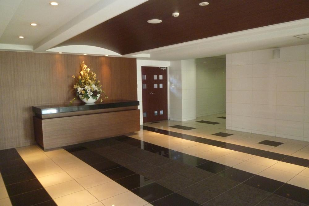Entrance. Common areas