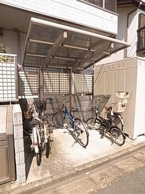 Other common areas. Car is here ☆ 