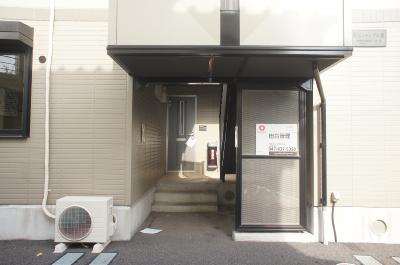 Other. Entrance There is a sense of quality.