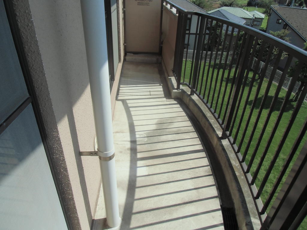 Balcony. Yang per also good laundry, It dries.