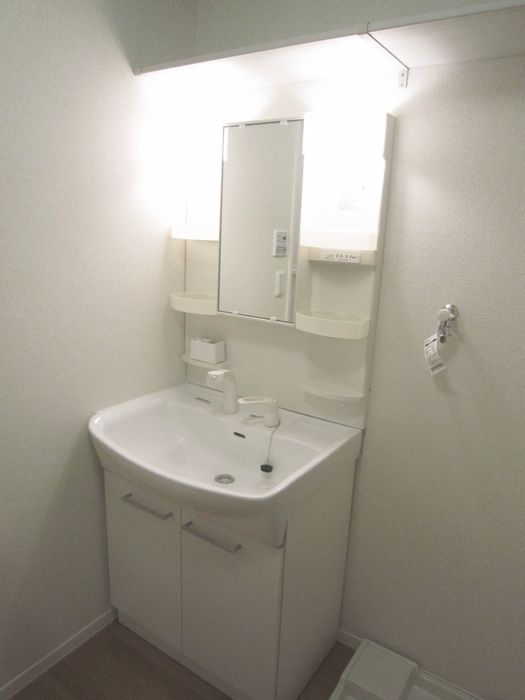 Washroom. ☆ Able If brokerage commissions 0.525-month ☆