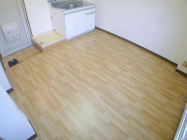 Living and room. It is air-conditioned. 