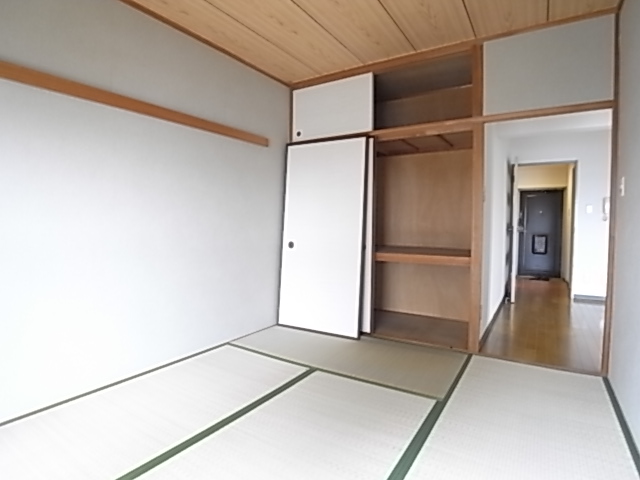 Living and room. Pet during the breeding deposit +2 months. dog ・ There is no problem cat.