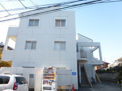 Building appearance. Built in 1987