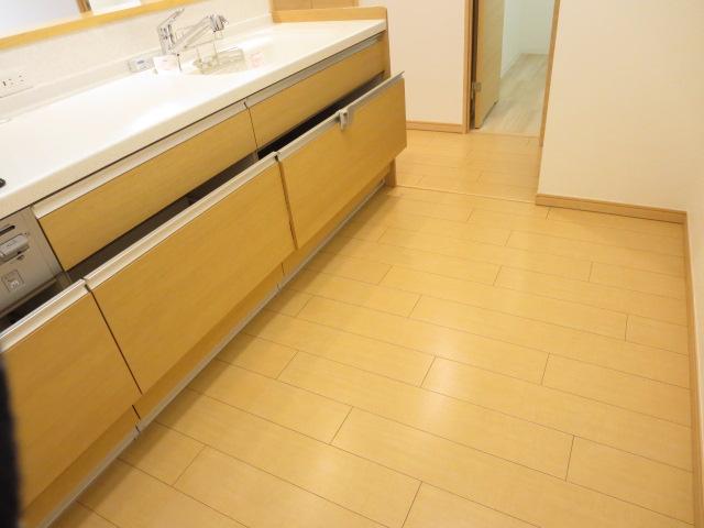 Kitchen. Breadth there is a dish of easy to clear.