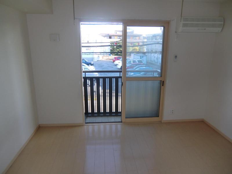 Other room space. Windows are soundproof in pairs glass