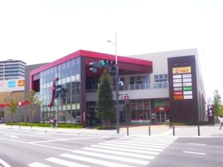 Shopping centre. 1470m to Du Forte response rates