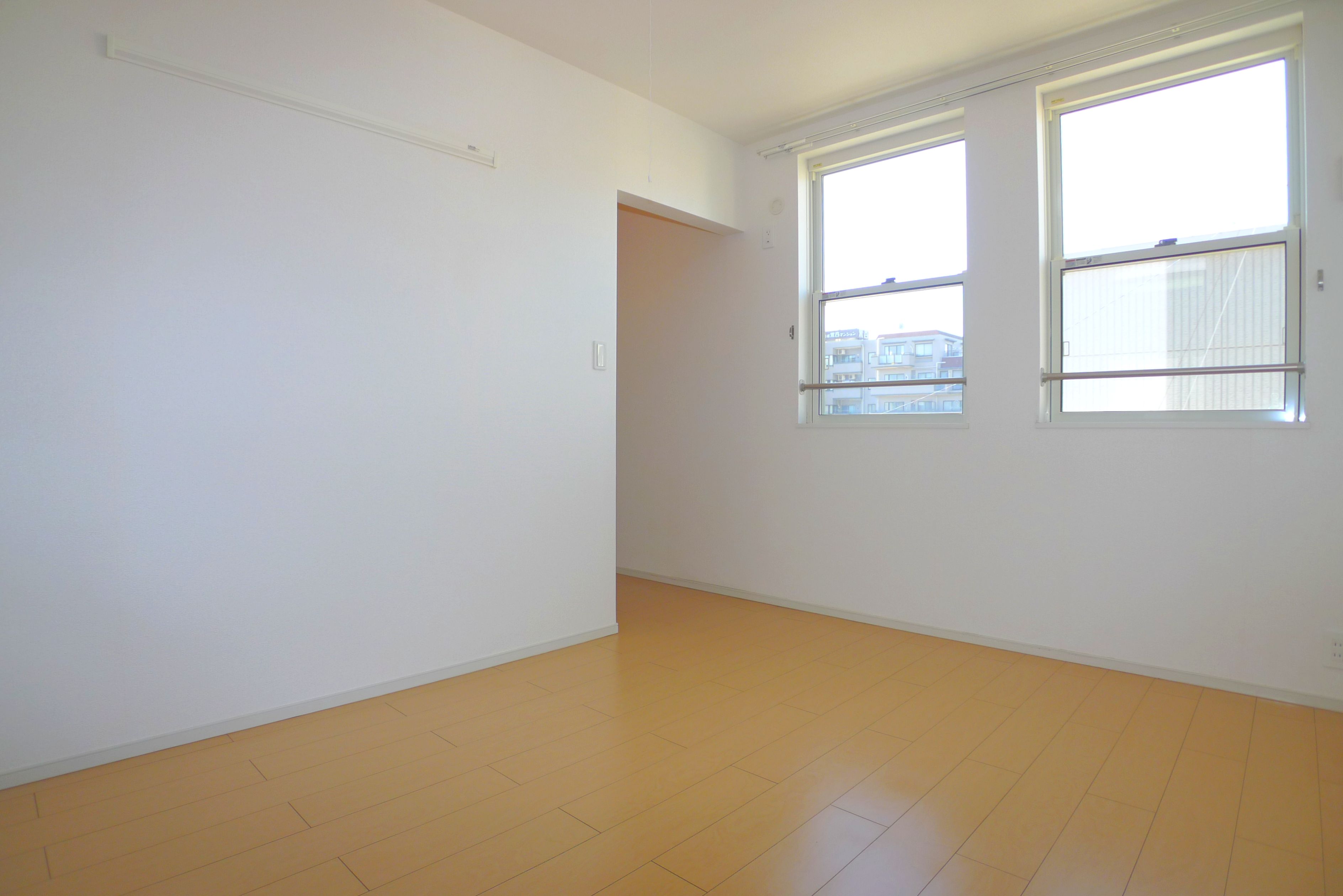 Living and room. ☆ Able If brokerage commissions 0.525-month ☆