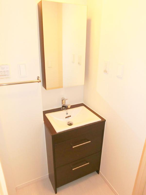 Washroom. Convenient independent wash basin in the morning of preparation