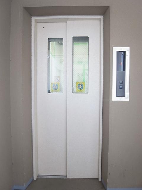 Local appearance photo. Elevator