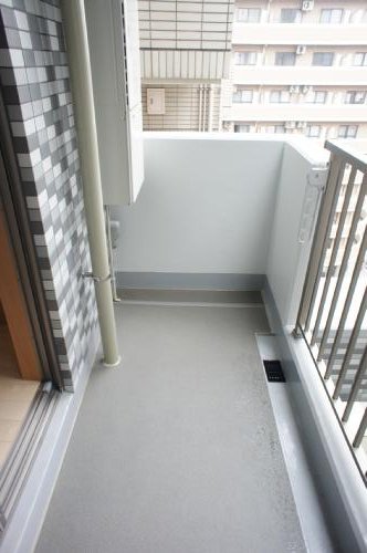 Balcony. South-facing room!