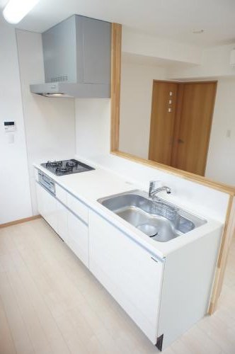 Kitchen. Dishes also get on spacious kitchen!