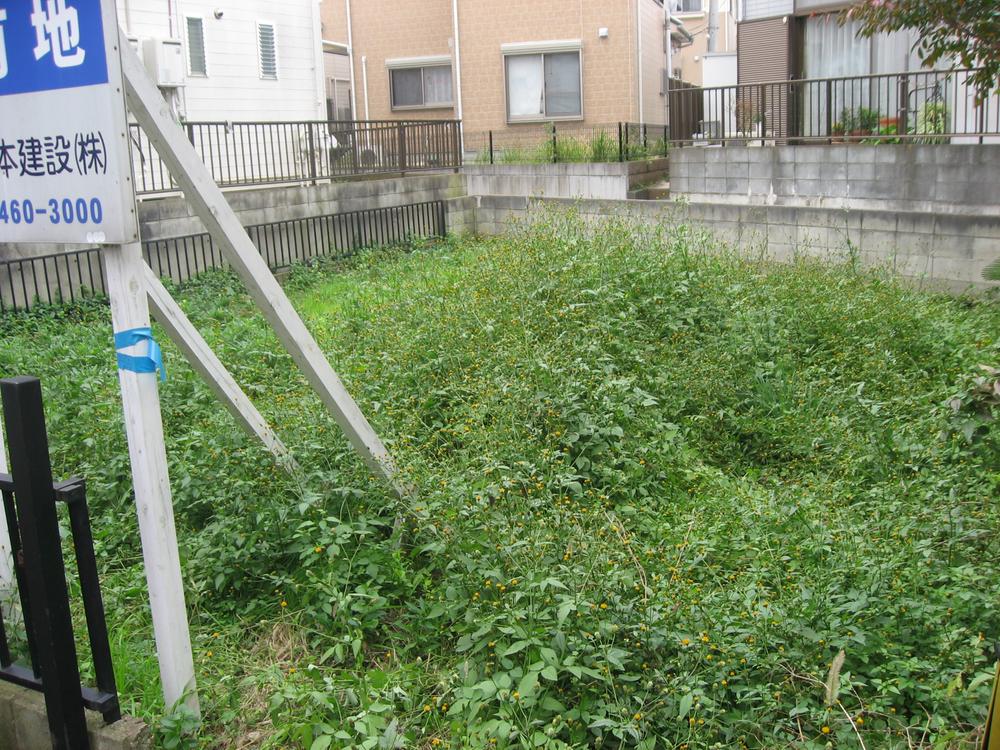 Local land photo. Futawamukōdai Station 9 minute walk. It is closer commute elementary and junior high schools ・ School convenient! 