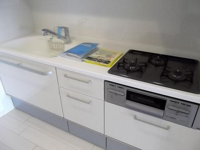 Kitchen. Room (August 2013) Shooting