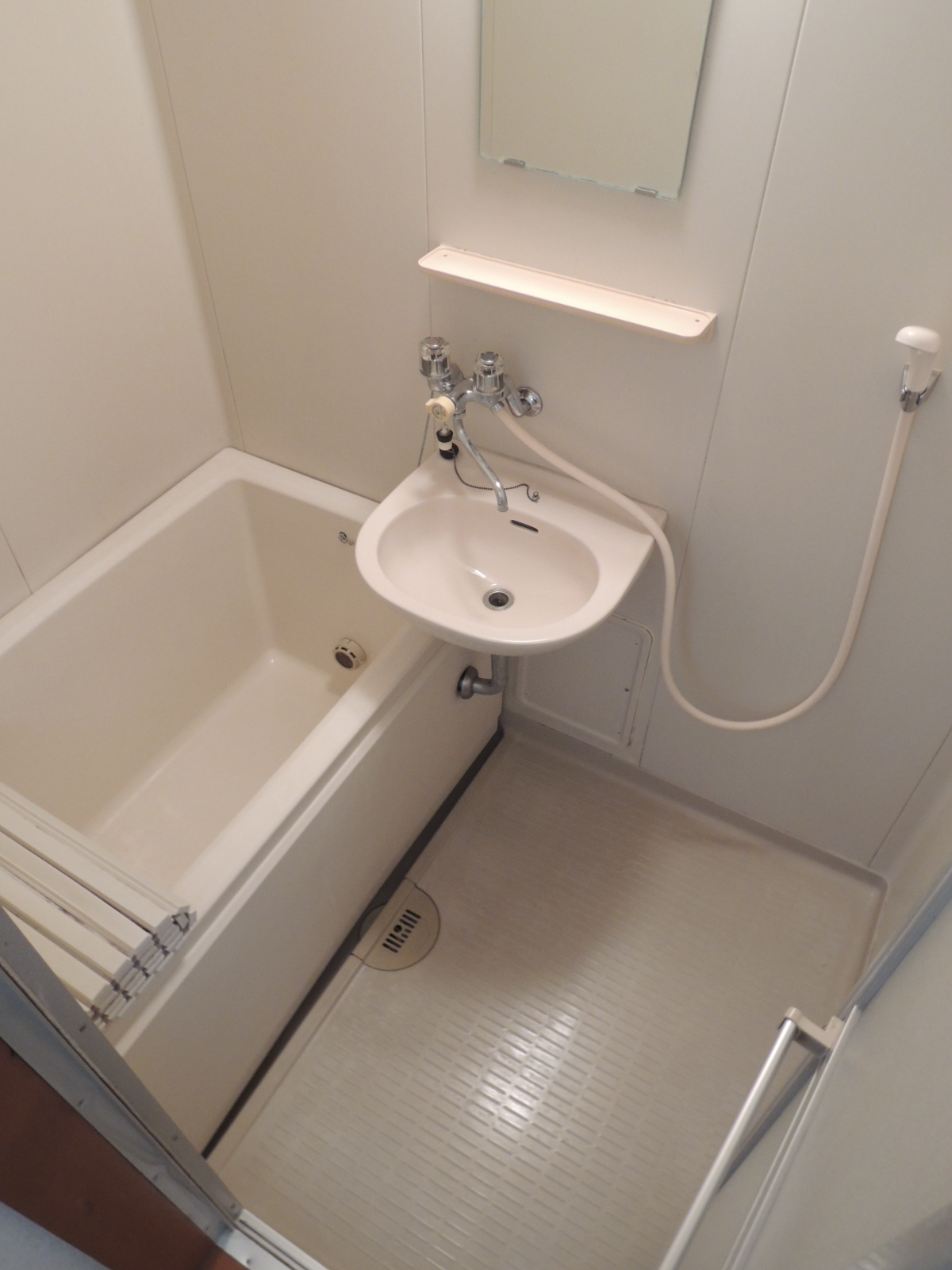 Bath. With reheating function