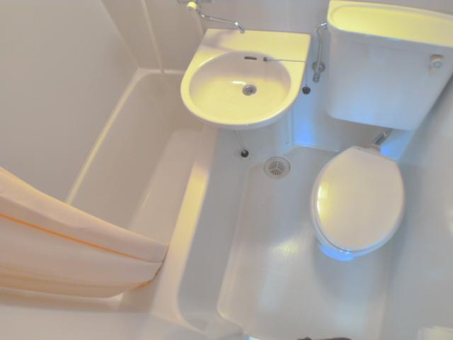 Bath. Caring Rakuchin unit bus