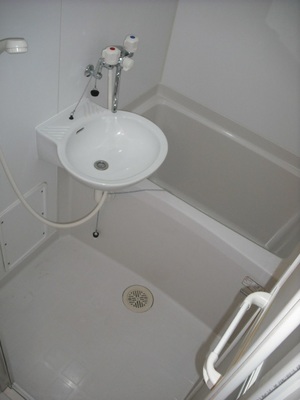 Bath. There bathroom dryer