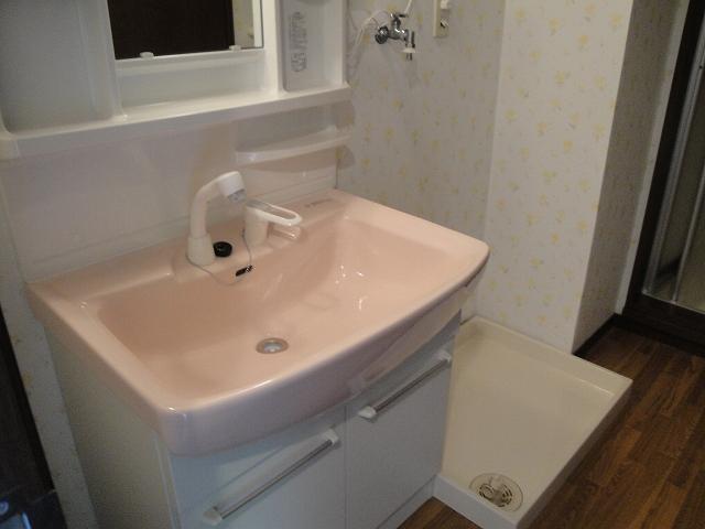 Washroom. Photos will be the reference photograph of different room.