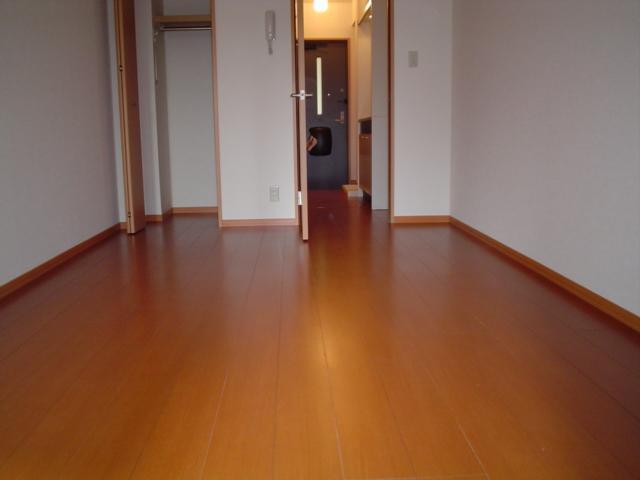 Living and room. This spacious lodge popular 1K.