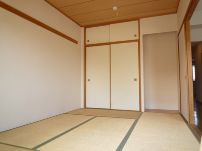 Living and room. Typical indoor photo Alcove ・ 6 Pledge of Japanese-style room with a closet. 