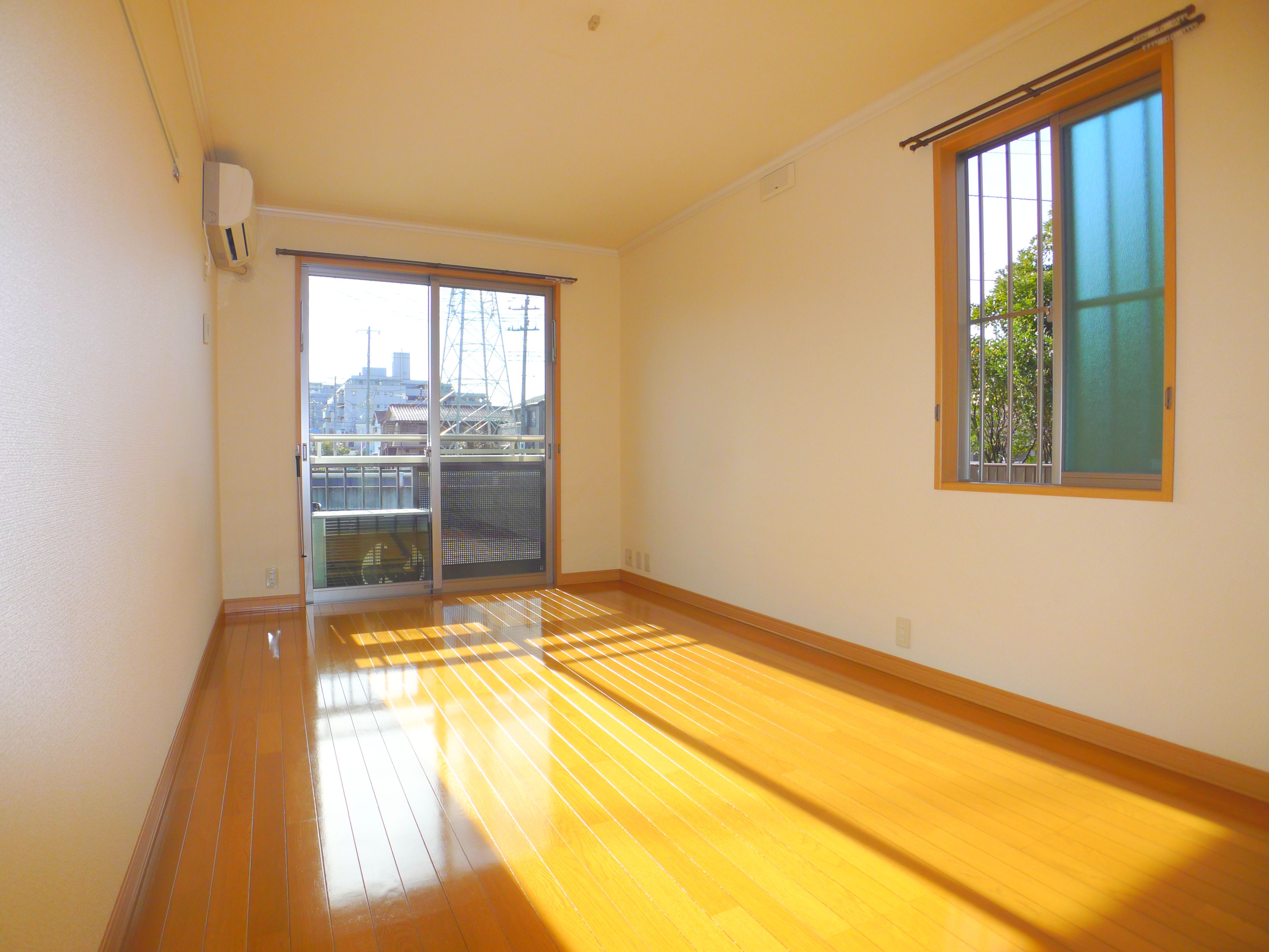 Living and room. Also dry well good laundry day