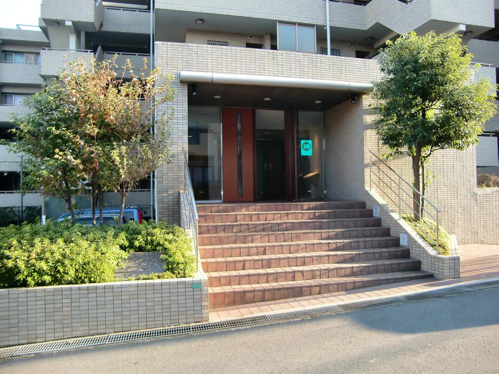 Entrance. Common areas