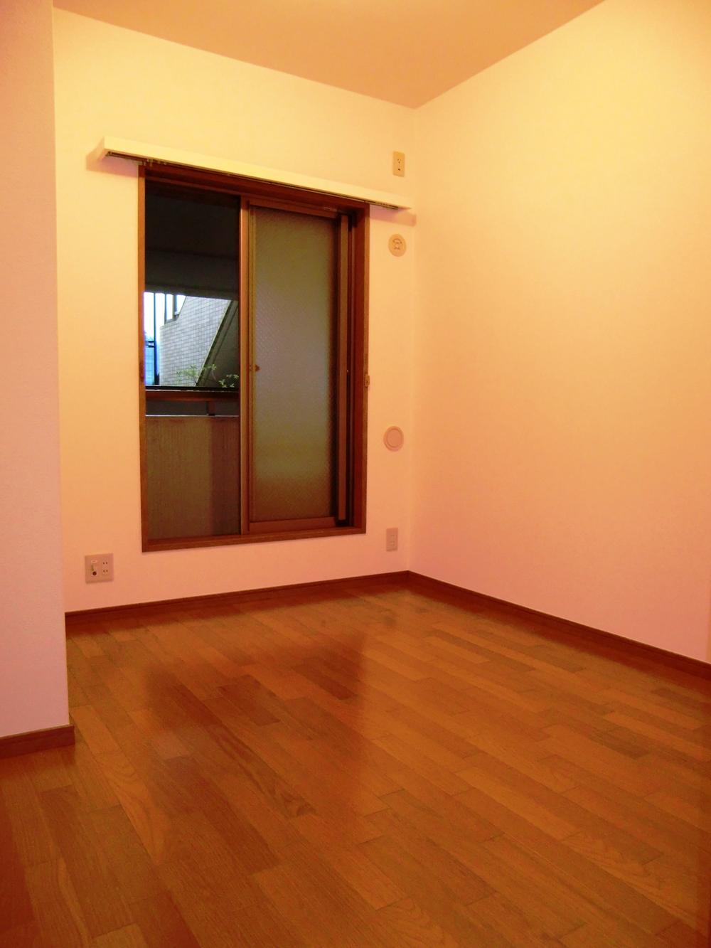 Non-living room. Western-style 4 Pledge