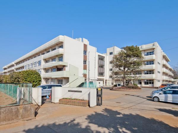 Junior high school. 910m Funabashi until junior high school Municipal Yakigaya junior high school