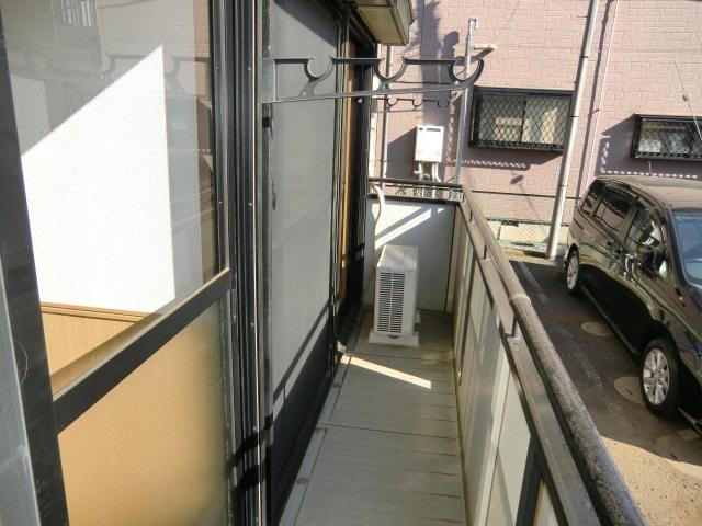 Balcony. Good is per yang Futon is also fluffy