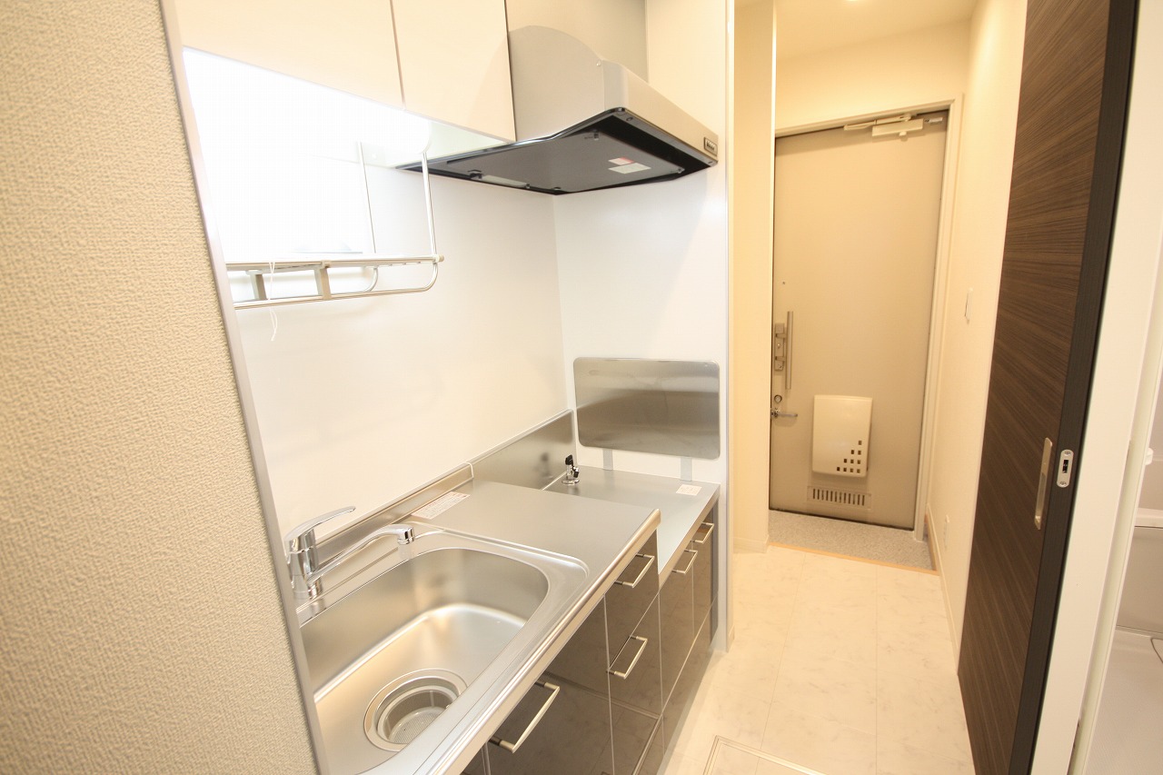 Kitchen. The large kitchen is unusual in 1K