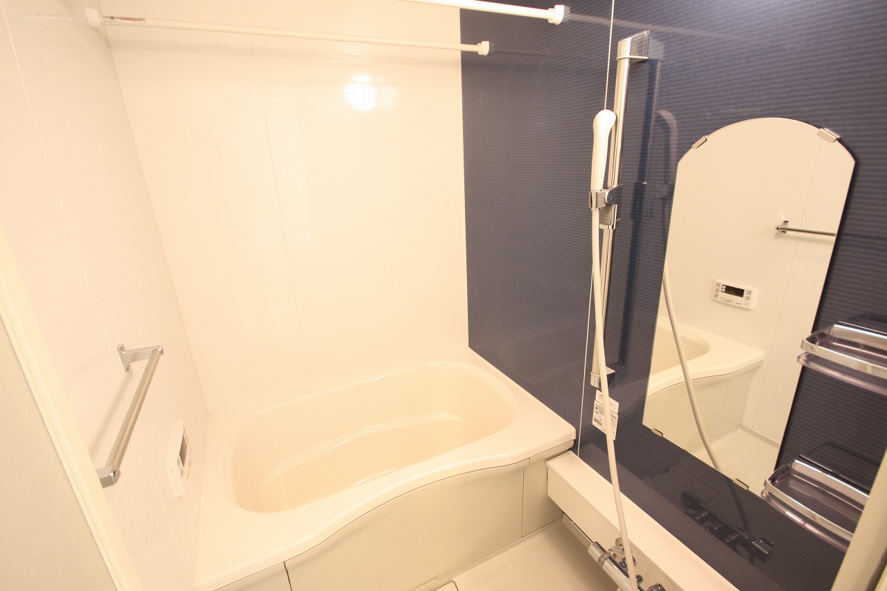 Bath. Please heal the fatigue of the day with a big bus