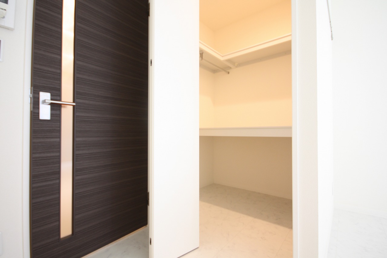 Receipt. You can plenty of storage in the WIC