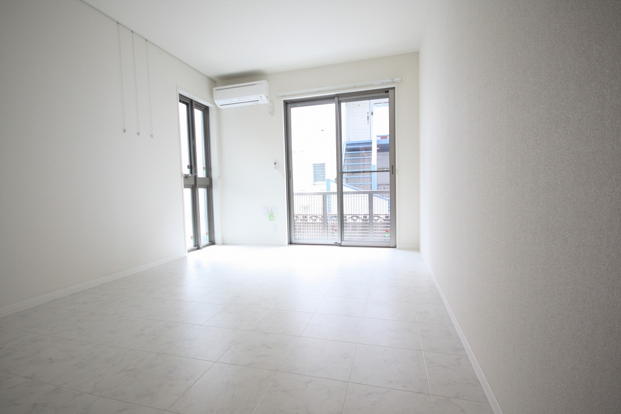 Living and room. Bright room was based on white