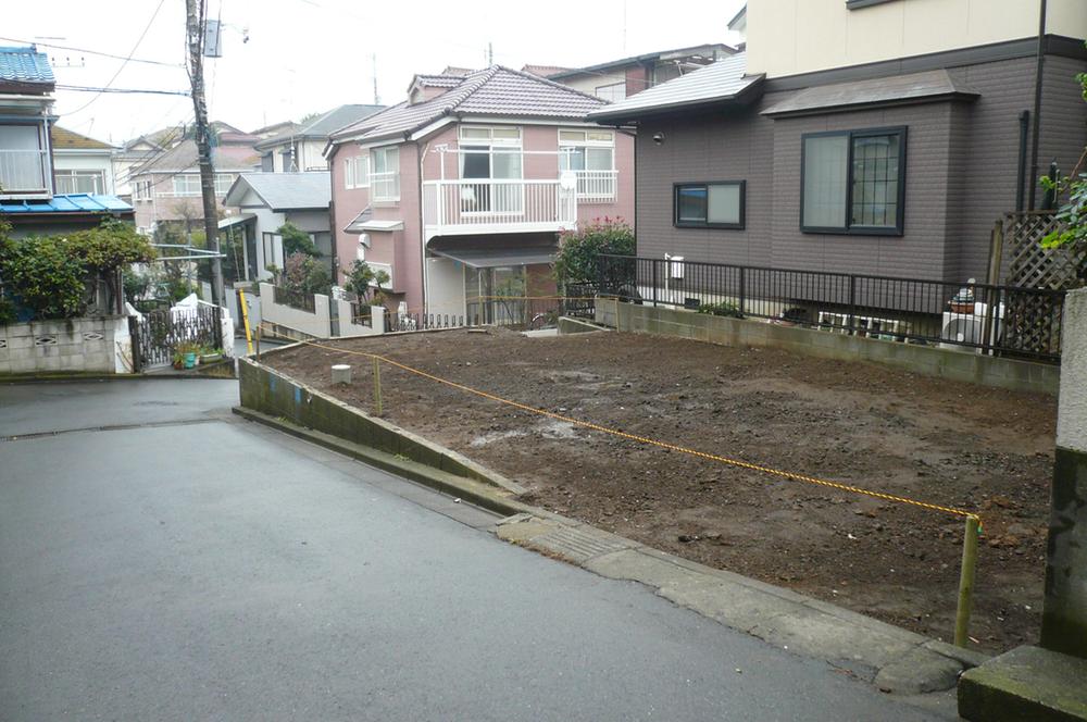 Local photos, including front road. Local (11 May 2013) Shooting