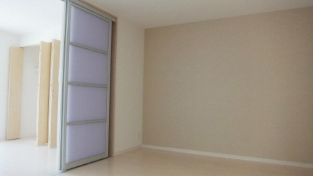 Living and room. Internet-enabled