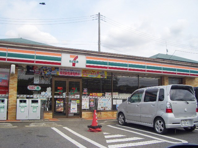 Convenience store. 80m until the Seven-Eleven (convenience store)