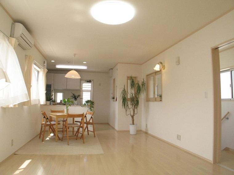 Other. Building plan example Building price 16.8 million yen, Building area 99 sq m