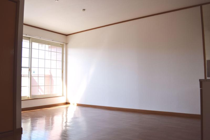 Other room space. Day is also also good good ventilation