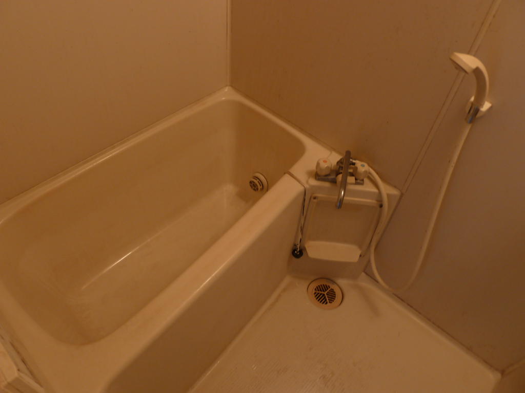 Bath. In this space the moments of relaxation