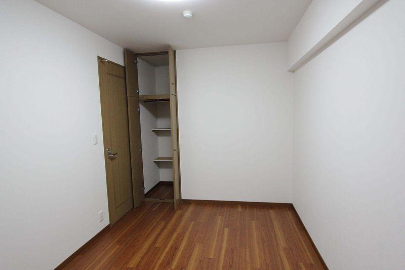 Non-living room. Western-style 6.0 Pledge