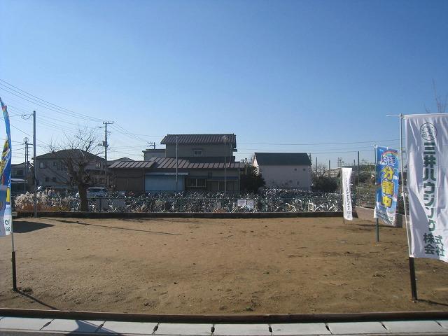 Local land photo. E compartment frontage also relaxed