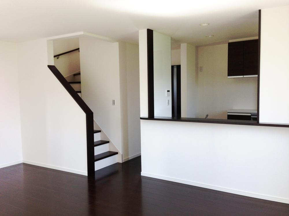 Building plan example (introspection photo). Building plan example (No. 4 place) building price 13.5 million yen, Building area 99.88 sq m