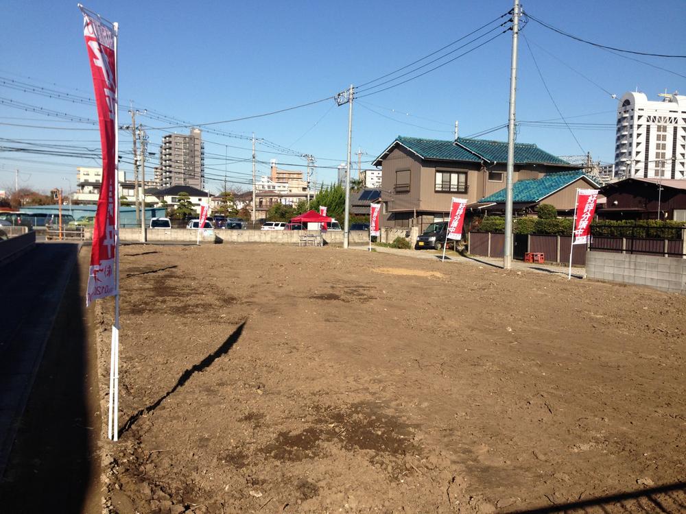 Local photos, including front road. Local (11 May 2013) Shooting