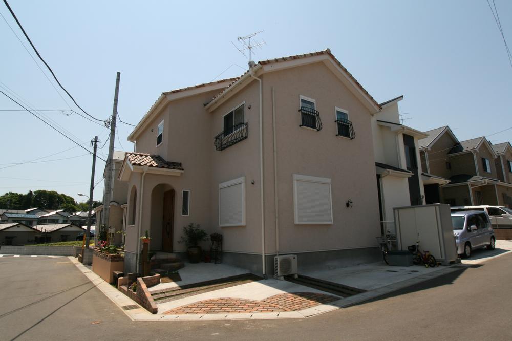 Building plan example (exterior photos). Building plan example