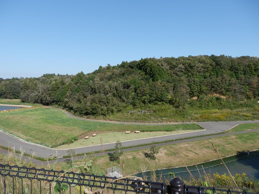 View photos from the local. View from the site (December 2013) Shooting