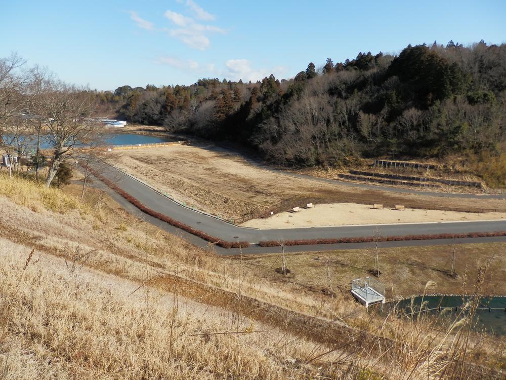 View photos from the local. View from the site (January 2014) Shooting