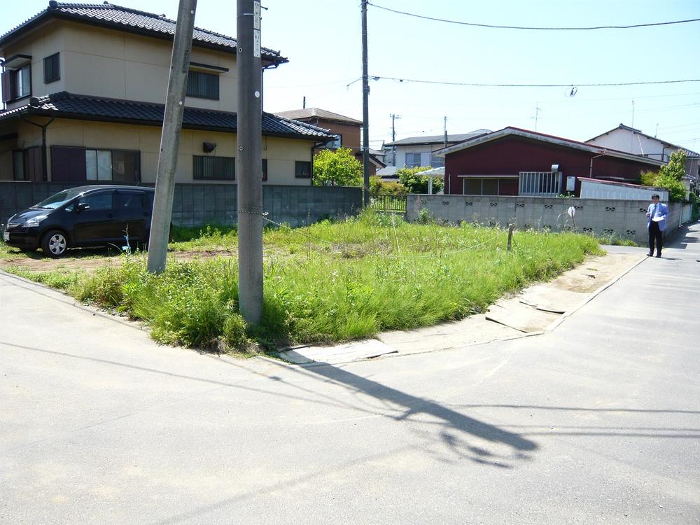 Local photos, including front road. Local (May 2013) Shooting